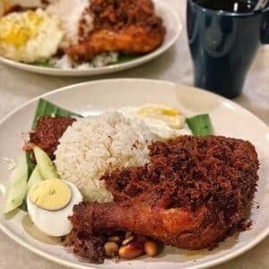 Village Park Nasi Lemak餐厅外观,位于Damansara