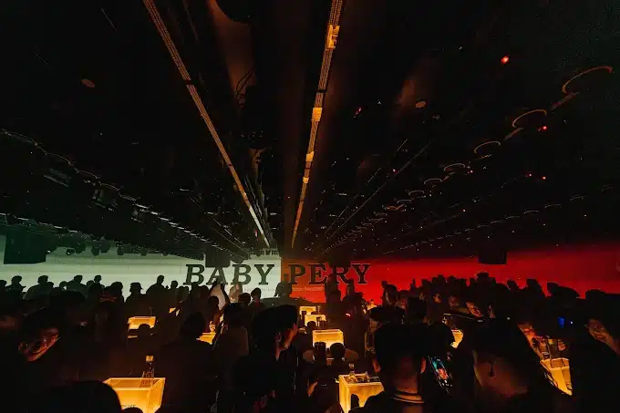 进店三秒就被”点亮”：BabyPery KL全LED体验实测